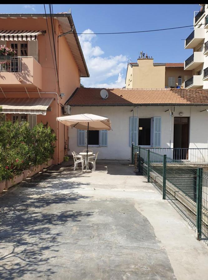Calme Et Tranquillite Et Un Soupir * Menton